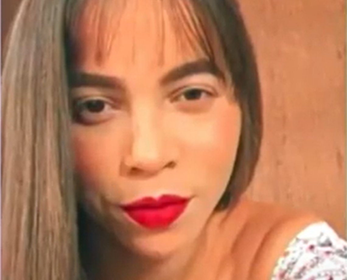Jovem sai para encontrar com homem misterioso e desaparece na Bahia; filha pequena espera pela mãe