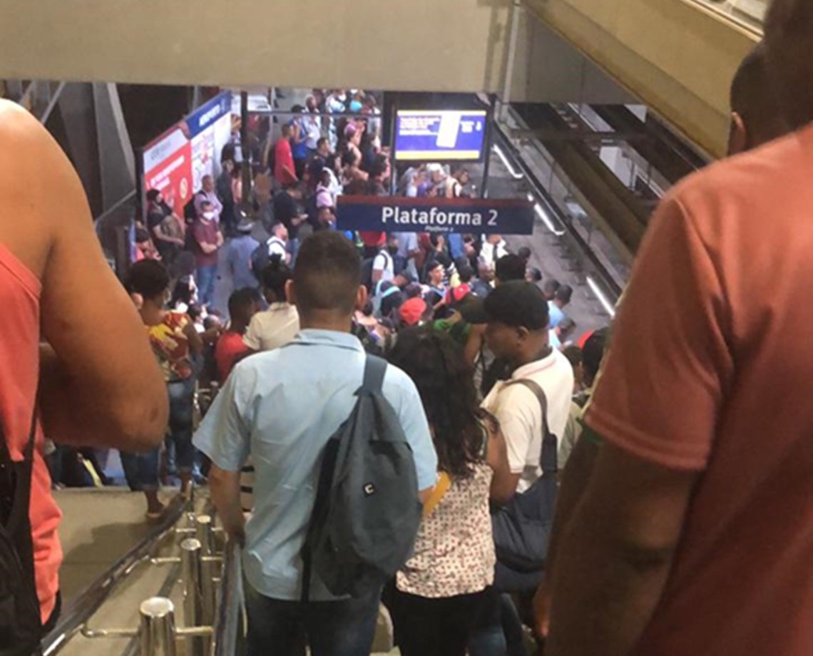 Linha 2 do metrô para por conta de roubo de fios; Linha 1 opera normalmente