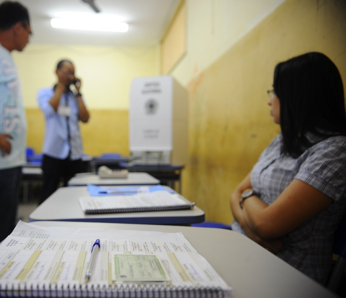 Eleições 2022: é proibido entrar com celular na cabine de votação, mesmo se estiver desligado