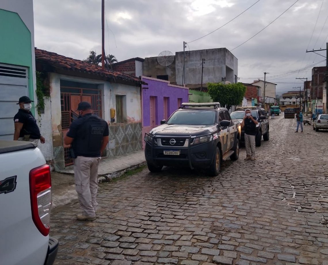 Homem que ameaçava expor vídeos íntimos de mulher é preso por tentativa de estupro em Santo Amaro