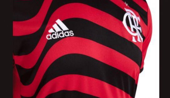 Criminosos roubam caminhão com R$ 1 milhão em camisas do Flamengo  