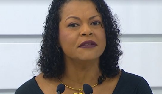 Candidata ao Senado, Tâmara Azevedo acusa Otto de fazer parte do centrão: “Uma lástima”