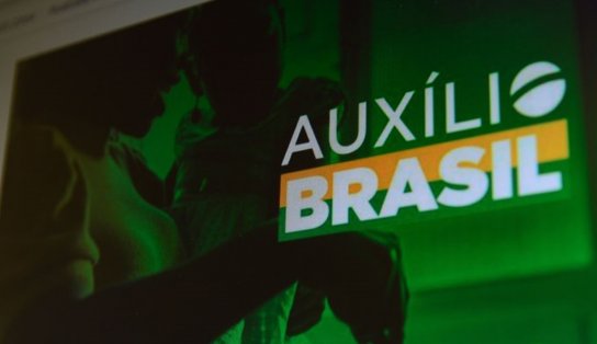 Valor do Auxílio Brasil será de R$ 405 em 2023 e não de R$ 600; entenda