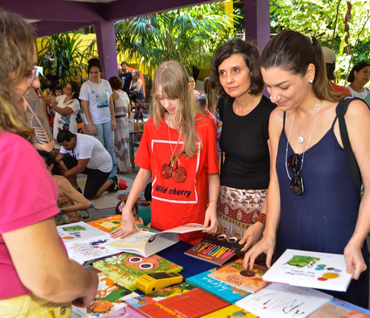 Feira literária infantil da Karumi acontece no final de semana em Salvador com o tema "famílias em suas diversas formas"