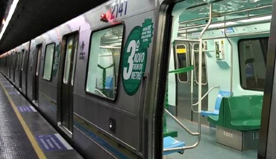 Passageira cega cai nos trilhos do metrô e precisa deitar para não ser atropelada; "ia morrer"