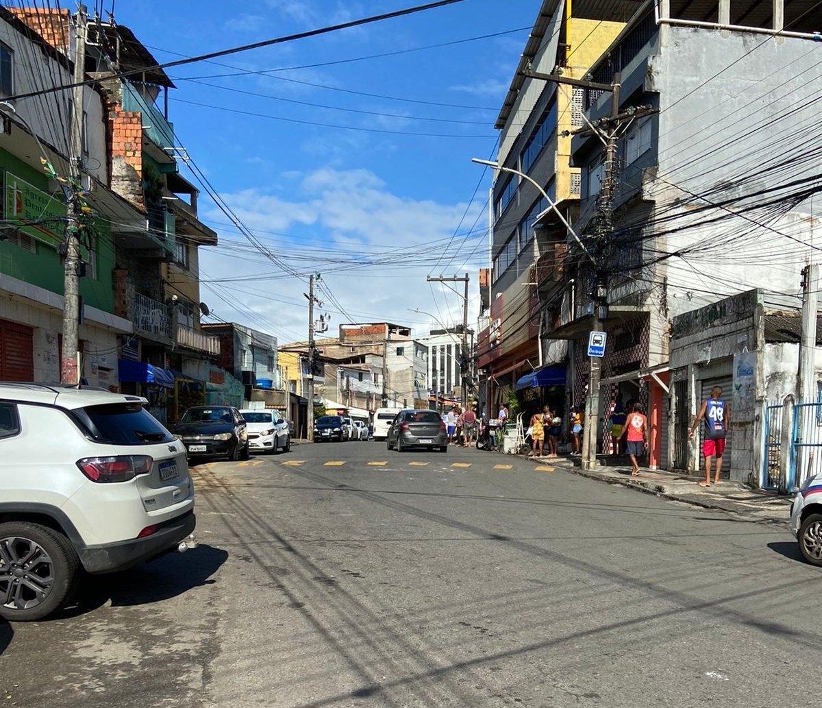 Tiroteio intenso entre traficantes leva pânico e medo aos moradores do Engenho Velho da Federação