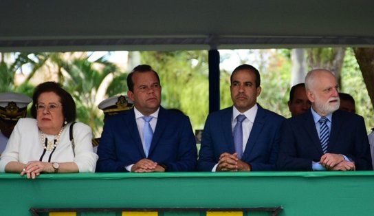 Rompidos politicamente, Bruno Reis e Geraldo Jr. ficam lado a lado durante desfile do 7 de Setembro