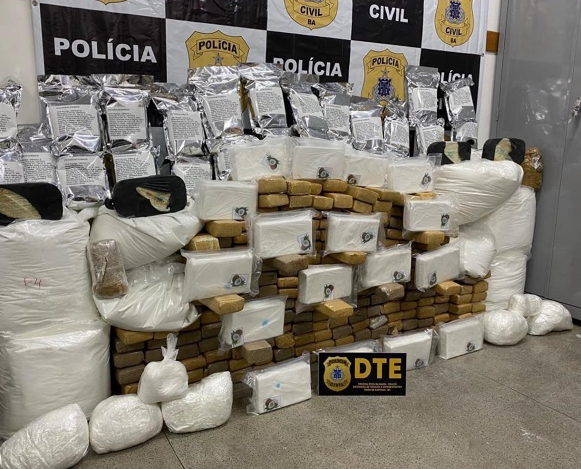 Polícia prende carreta da distribuição da droga em Feira de Santana; R$ 2,5 milhões de prejuízo  