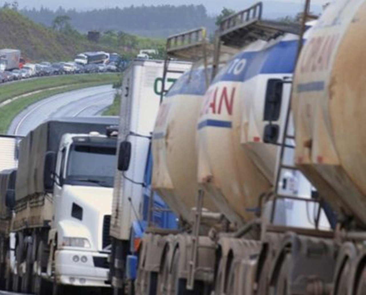 Anote aí! Cadastramento para auxílio caminhoneiro vai até esta segunda-feira