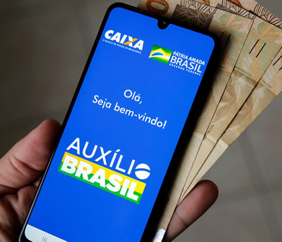 Concessão do crédito consignado para os beneficiários do programa Auxílio Brasil deve começar em setembro