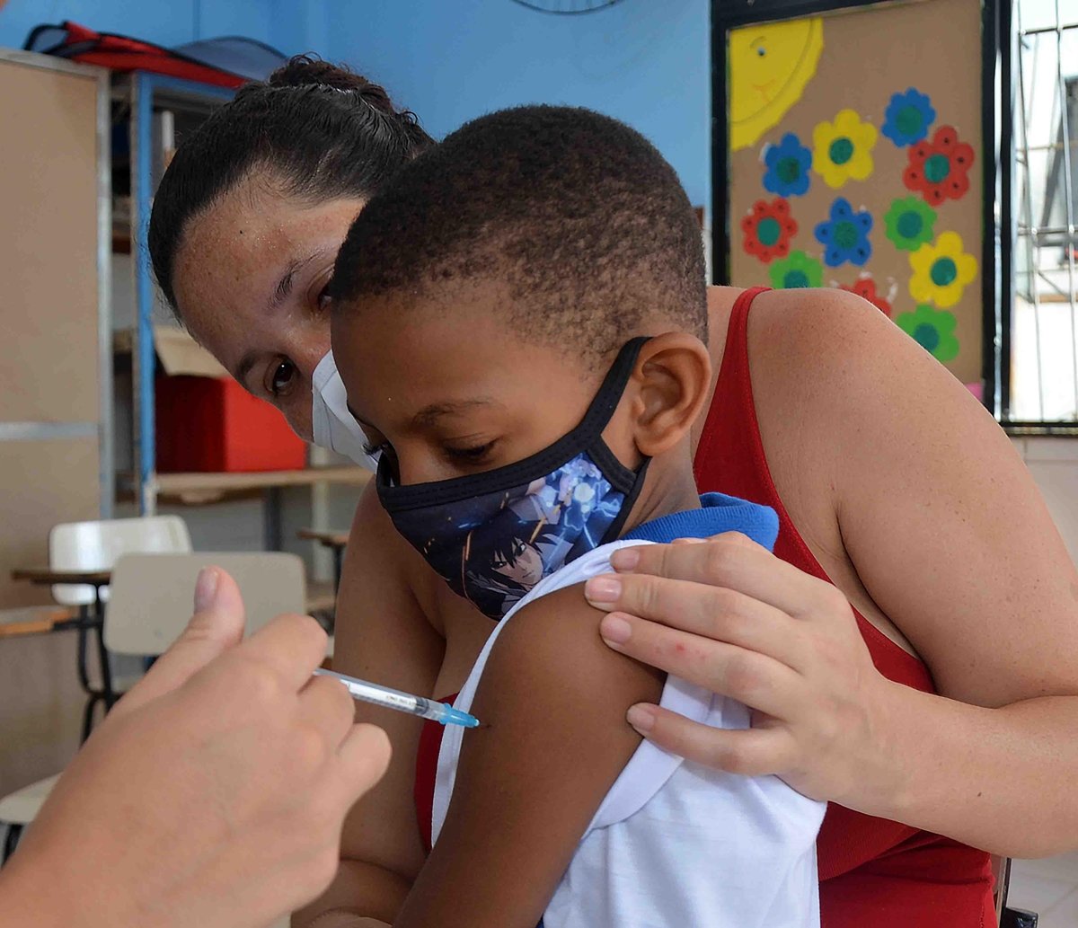 Atenção papai e mamãe: imunização contra pólio e multivacinação segue ativa nas escolas de Salvador  