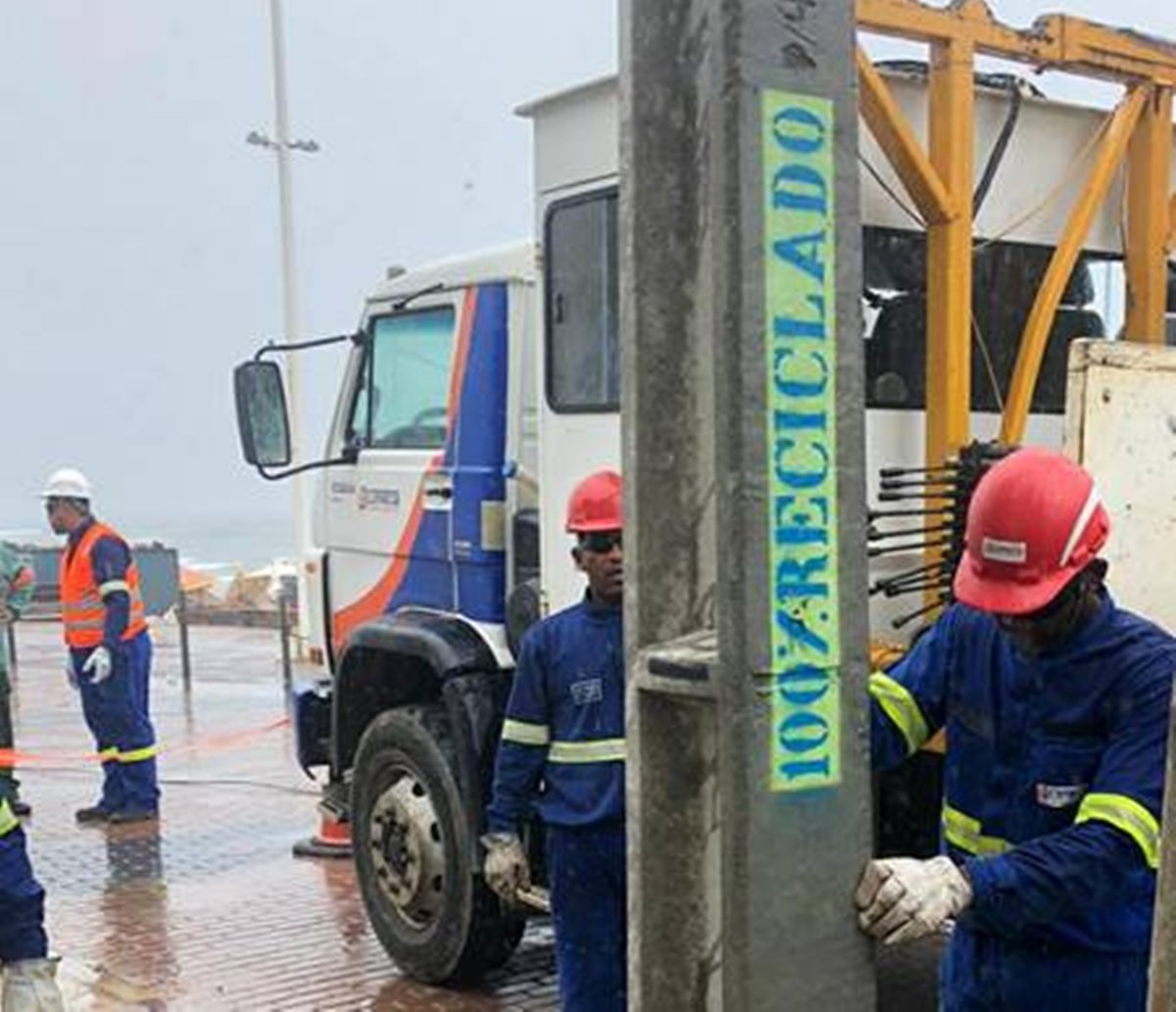 Primeiro bairro de Salvador recebe poste reciclável; veja como funciona  