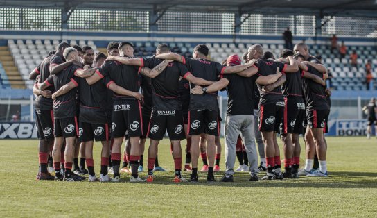 No sufoco até o último segundo, Vitória está de volta à Série B do Brasileiro 