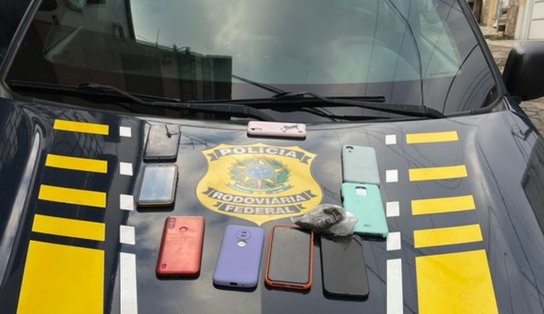 PRF prende suspeitos com nove celulares e maconha na Bahia  