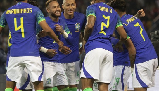 Seleção goleia Tunísia em último amistoso antes da Copa; partida teve caso de racismo e expulsão