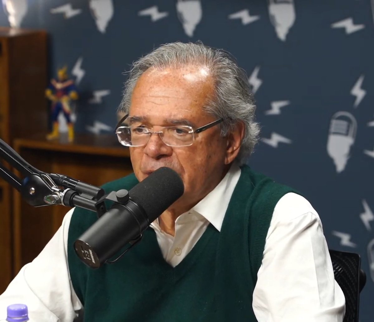 Durante participação no Flow Podcast, ministro Paulo Guedes sugere venda de praias brasileiras