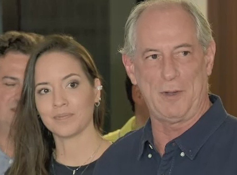 Ciro Gomes se mantem neutro após resultado do primeiro turno; "me deem mais algumas horas"