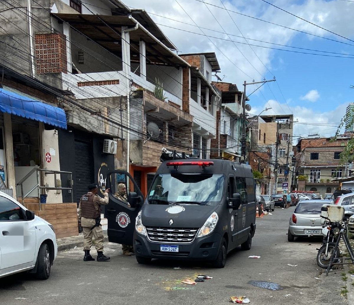 Após tiroteio, granada é encontrada no Engenho Velho da Federação; Bope é acionado