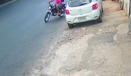 Ladrão furta moto de trabalhador em Salvador, que quase cai em golpe; "uso para extrair o pão de cada dia" 