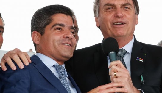 Bolsonaro faz aceno a ACM Neto para segundo turno: “estou à disposição para conversar”