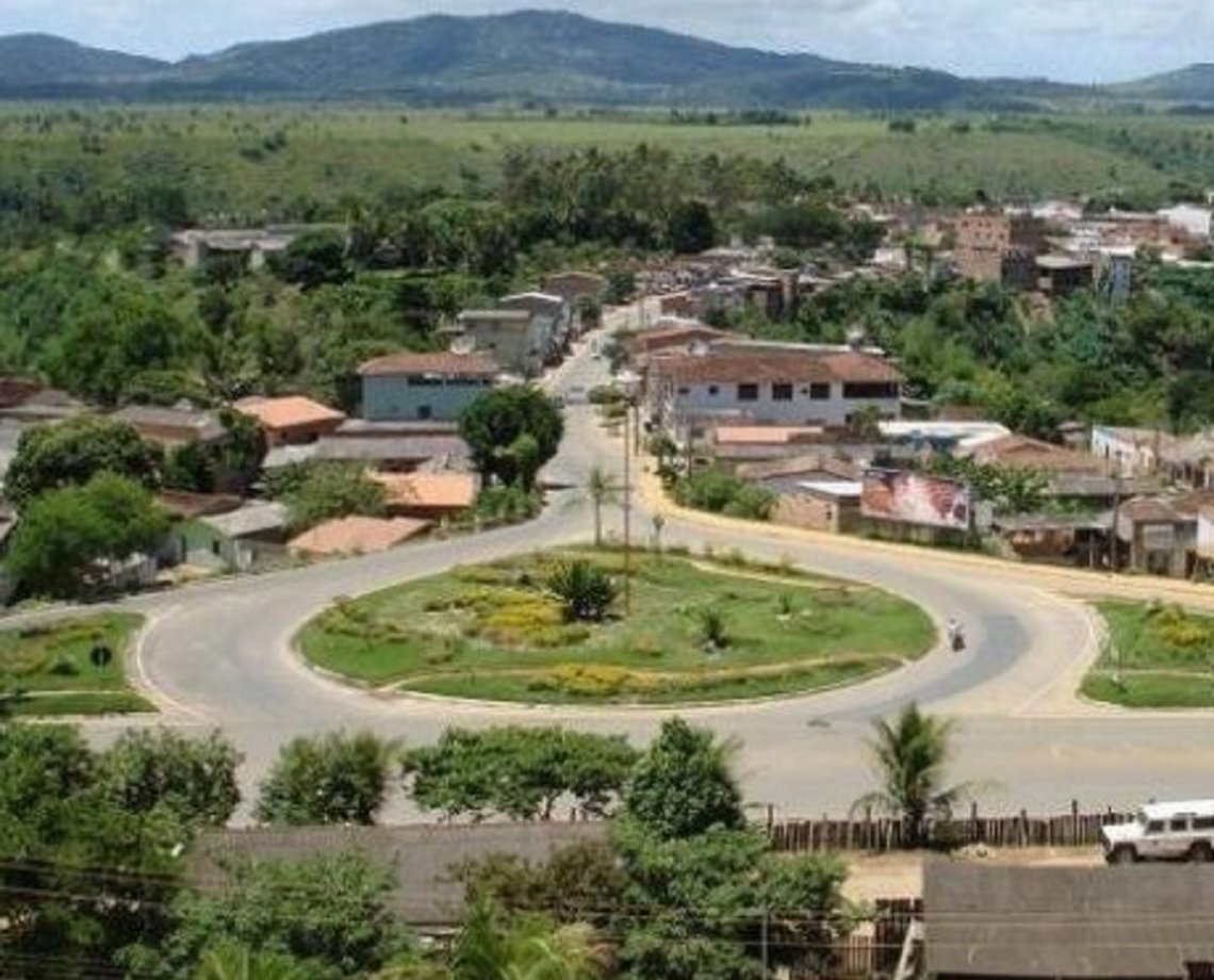 Adolescente de 16 anos é encontrado morto no Extremo Sul da Bahia; faca é deixada ao lado do corpo