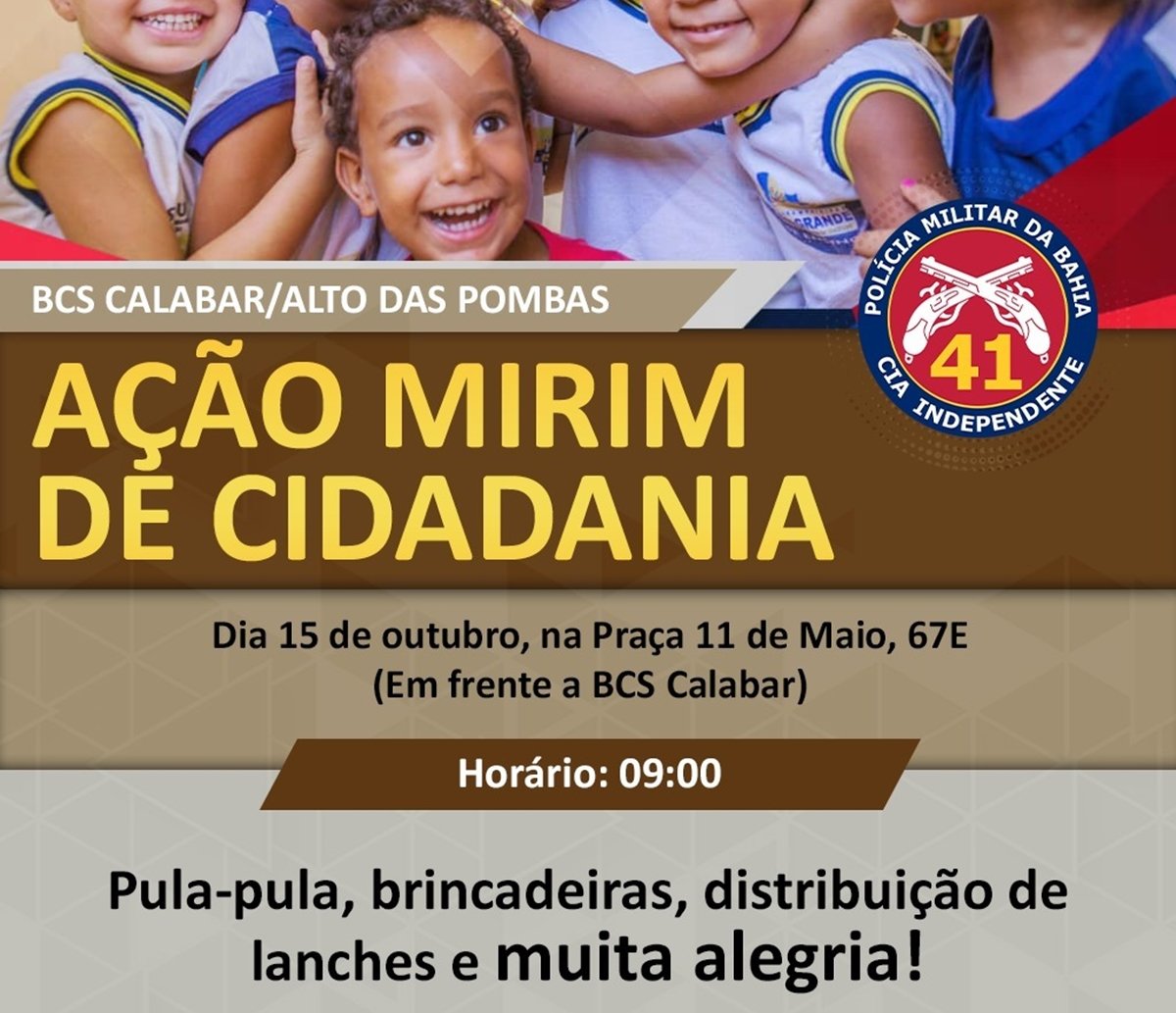 PM distribui brinquedos de graça em ação do Dia das Crianças no bairro do Calabar, em Salvador  