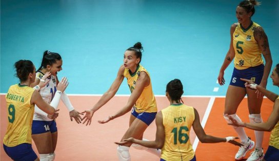 Brasil bate Itália e fica a um jogo do inédito título mundial de vôlei