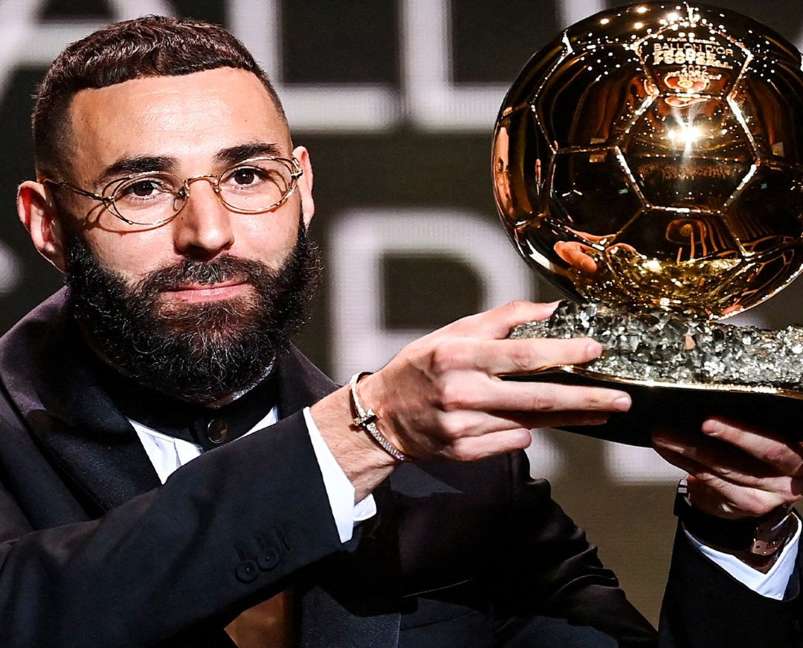 Bola de Ouro 2022: Benzema é eleito craque da temporada em cerimônia; Courtois e Lewandowski também são premiados