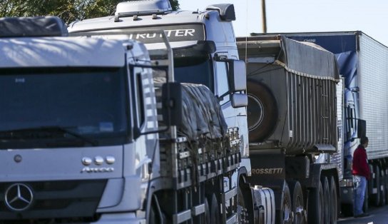 Atenção caminhoneiros e taxistas! Nesta terça tem antecipação de parcela do auxílio de R$ 1 mil