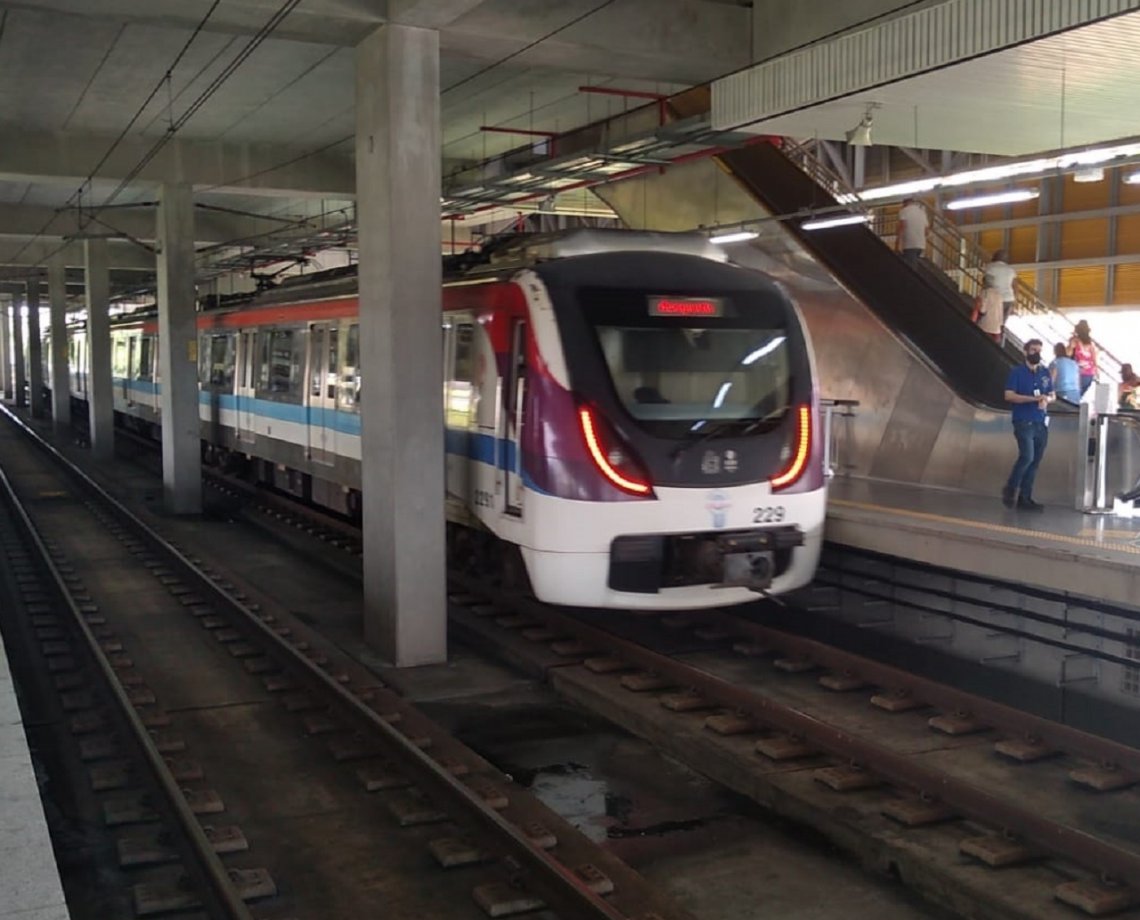 Segurança de metrô é denunciado à polícia após filmar estudante no banheiro, em Salvador 