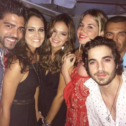 Bruna Marquezine curte festa ao lado de Fiuk e amigos em Jurerê Internacional