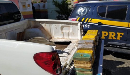 PRF apreende quase 50 kg de cocaína escondidos em fundo falso de caminhonete na Bahia; veja vídeos 