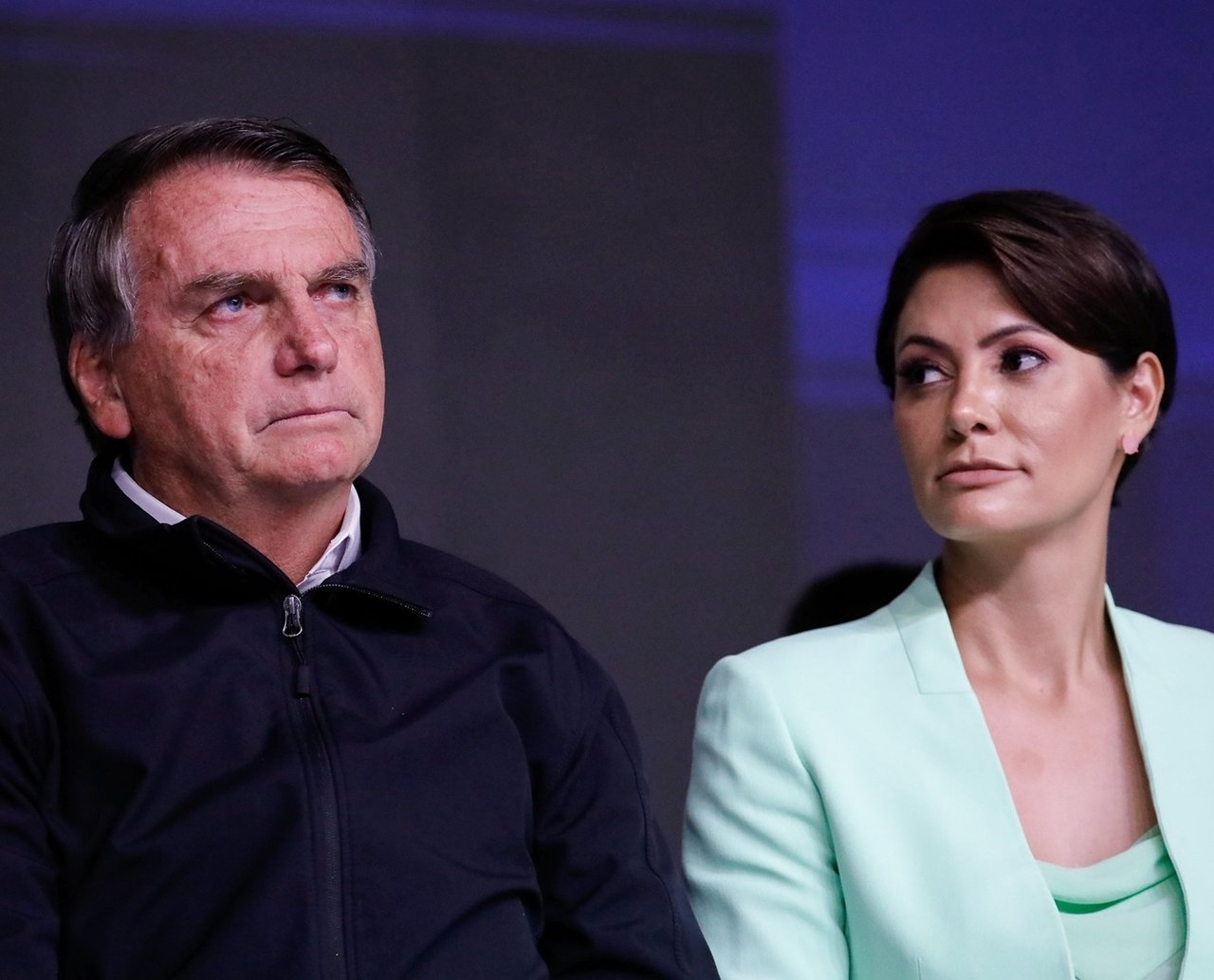 Bolsonaro e Michelle deixam de se seguir no Instagram e rumores de separação aparecem  