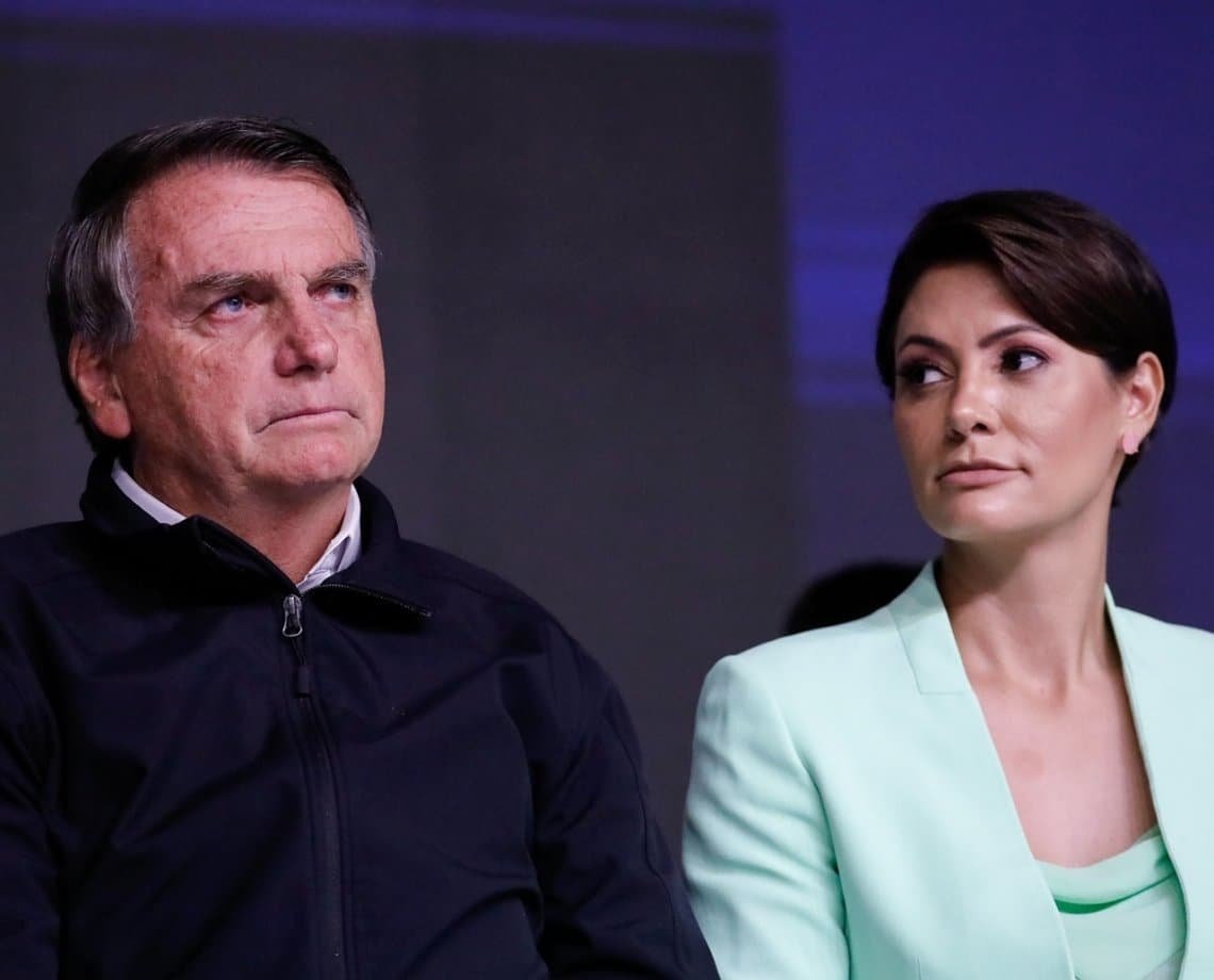 Michelle Bolsonaro se pronuncia sobre boatos de separação com Jair Bolsonaro: "seguimos firmes"