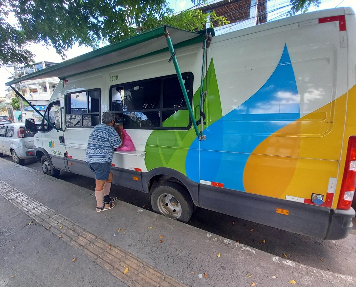 Moradores de Plataforma podem trocar lâmpadas e negociar dívidas da conta de energia na próxima semana; veja como