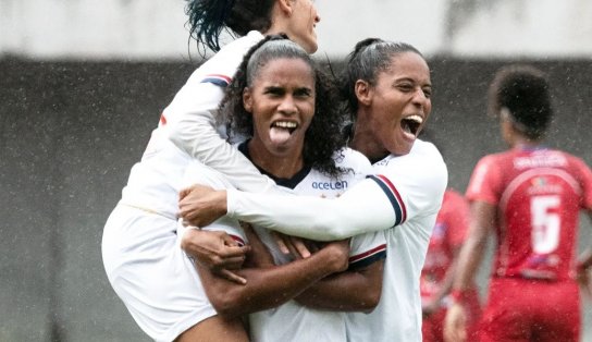 Time feminino do Bahia conquista tricampeonato baiano; debaixo de chuva, tricolores venceram Doce Mel