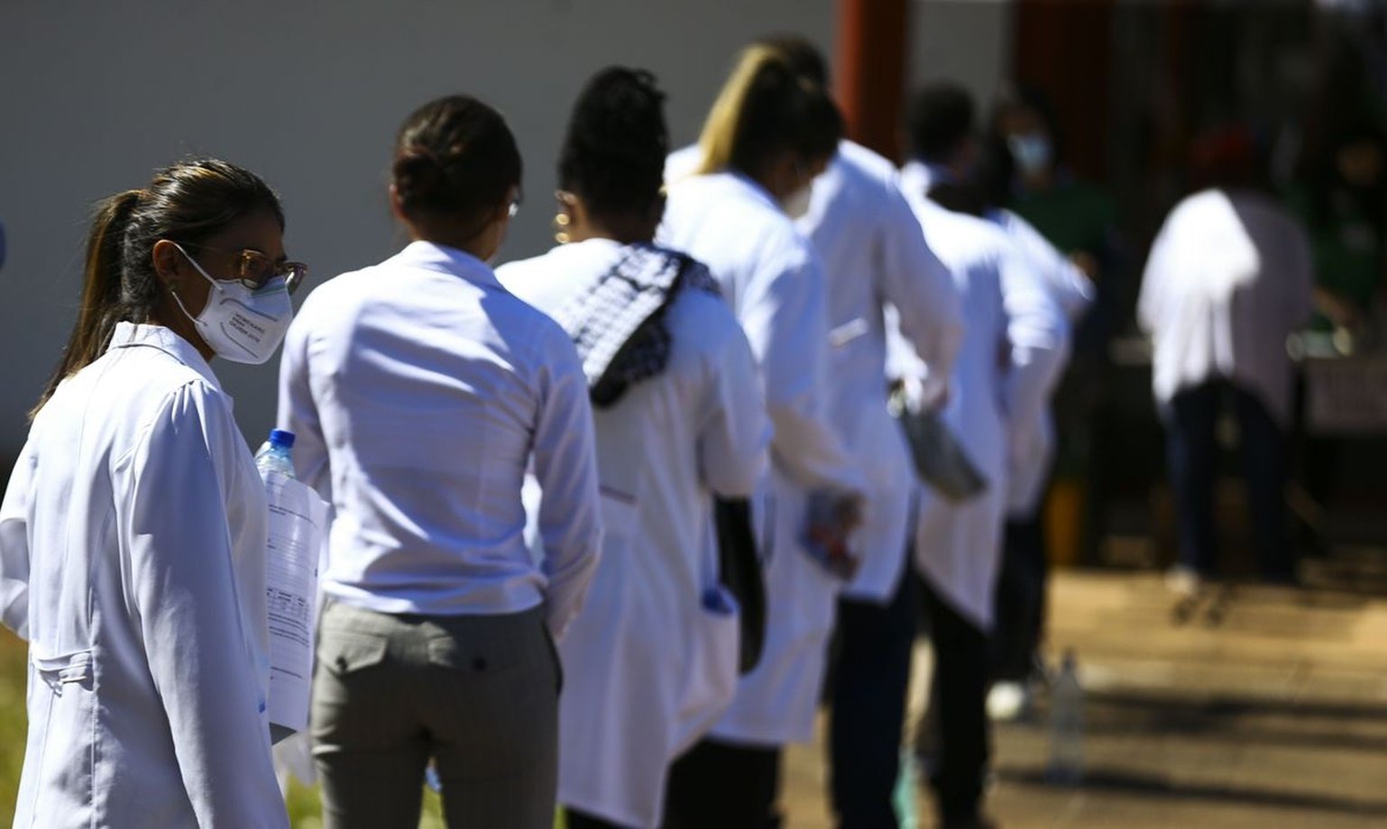 Mais de 54 mil profissionais de saúde disputam vagas de residência neste domingo