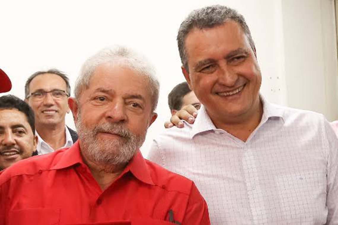 Durante descanso na Bahia, Lula convida Rui Costa para ministério