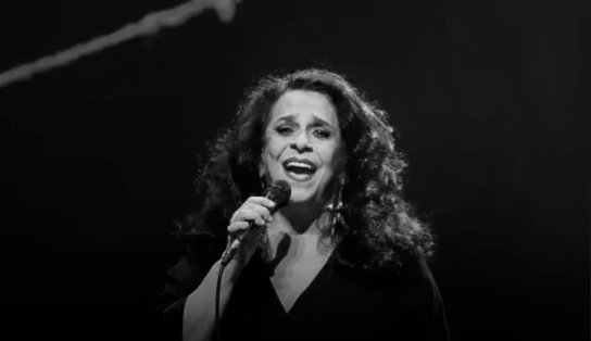 Ícone da música brasileira, cantora Gal Costa morre aos 77 anos