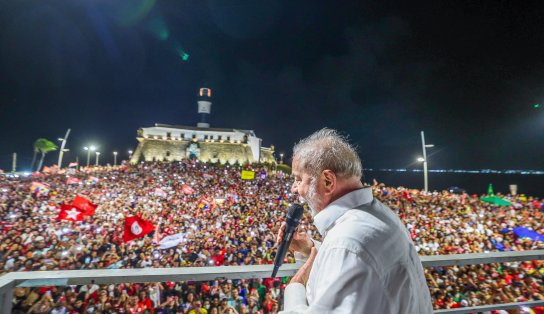 Após eleição, deputado propõe título de cidadão baiano a Lula