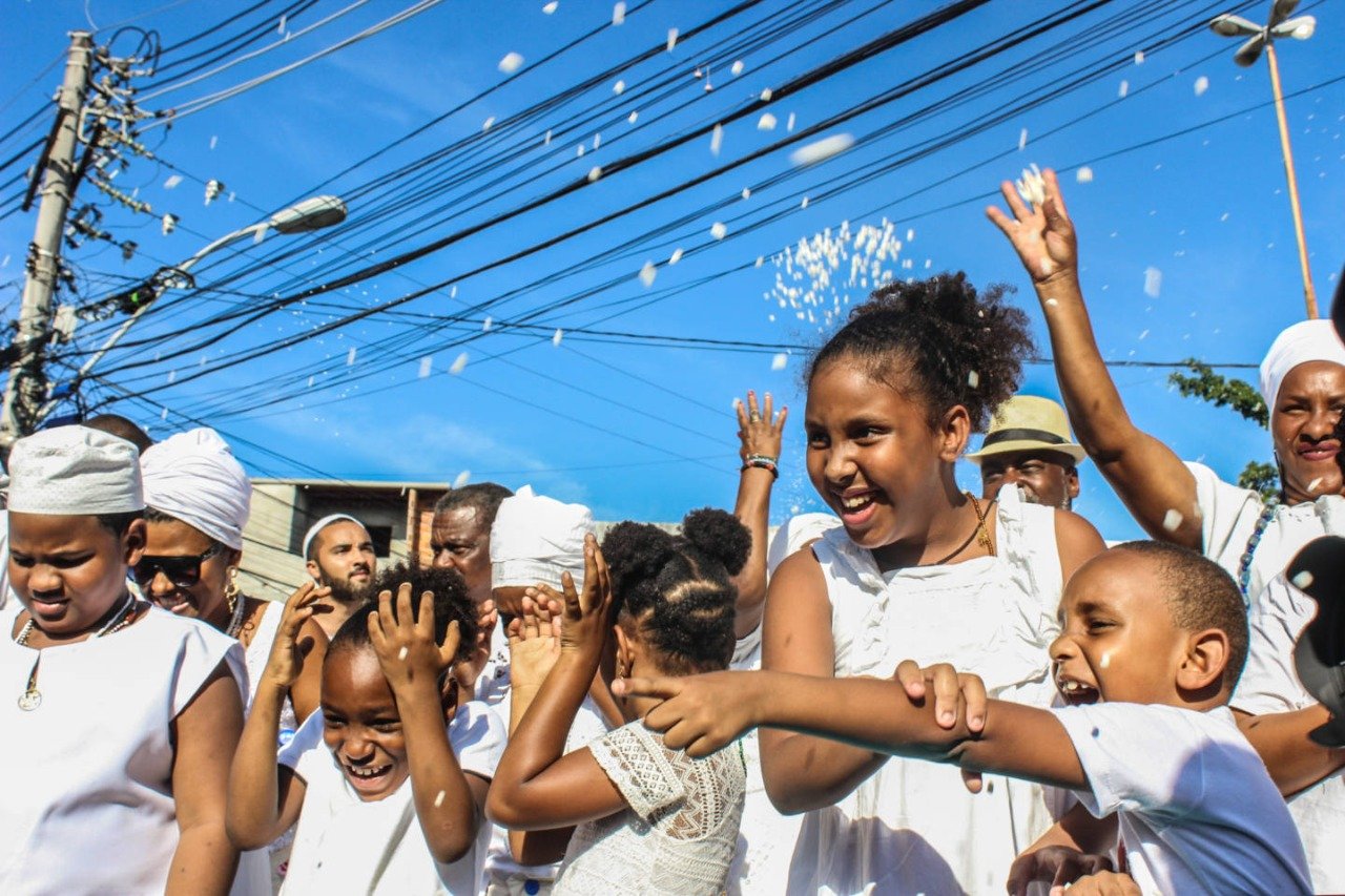 Membros de terreiros do Engenho Velho da Federação fazem manifestação contra intolerância religiosa