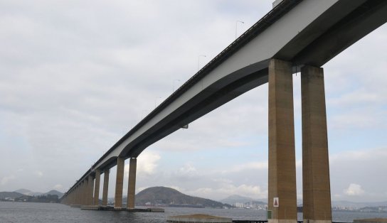 Após colisão de navio, ponte Rio-Niterói é totalmente liberada