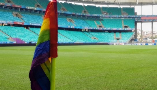 Jogadores do Bahia e de outros clubes leiloam camisas para combate à LGBTfobia no futebol