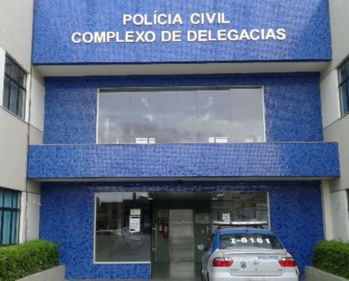 Jovem é assassinado dentro de casa, em Feira de Santana