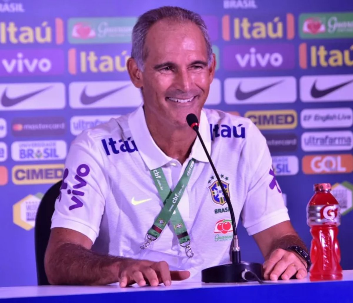 Técnico da seleção brasileira, Tite revela importância de Carlos Amadeu para o sucesso de craque da seleção