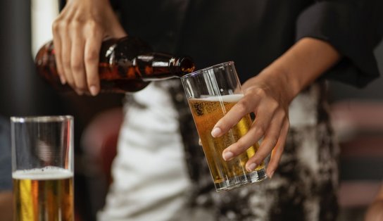 Se quem bebesse mais cerveja ganhasse a Copa, qual país seria campeão do mundo em 2022?