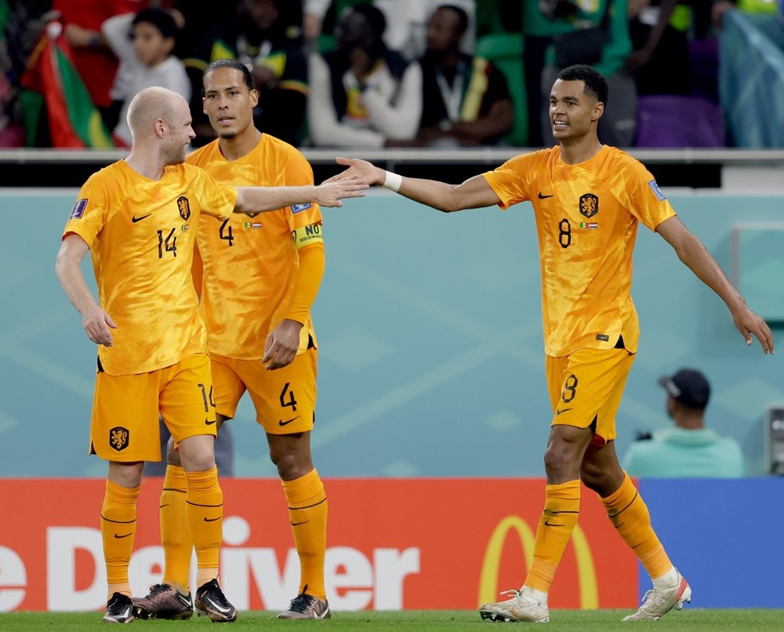 Em jogo duro, Holanda vence Senegal por 2 x 0 em estreia e assume liderança do Grupo A com Equador