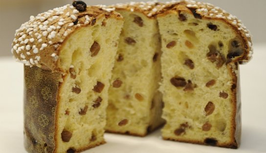 Preparando para a ceia: curso gratuito ensina mulheres a fazer o tradicional panetone