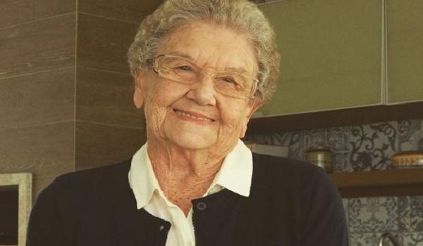 Apresentadora e cozinheira Vovó Palmirinha morre aos 91 anos