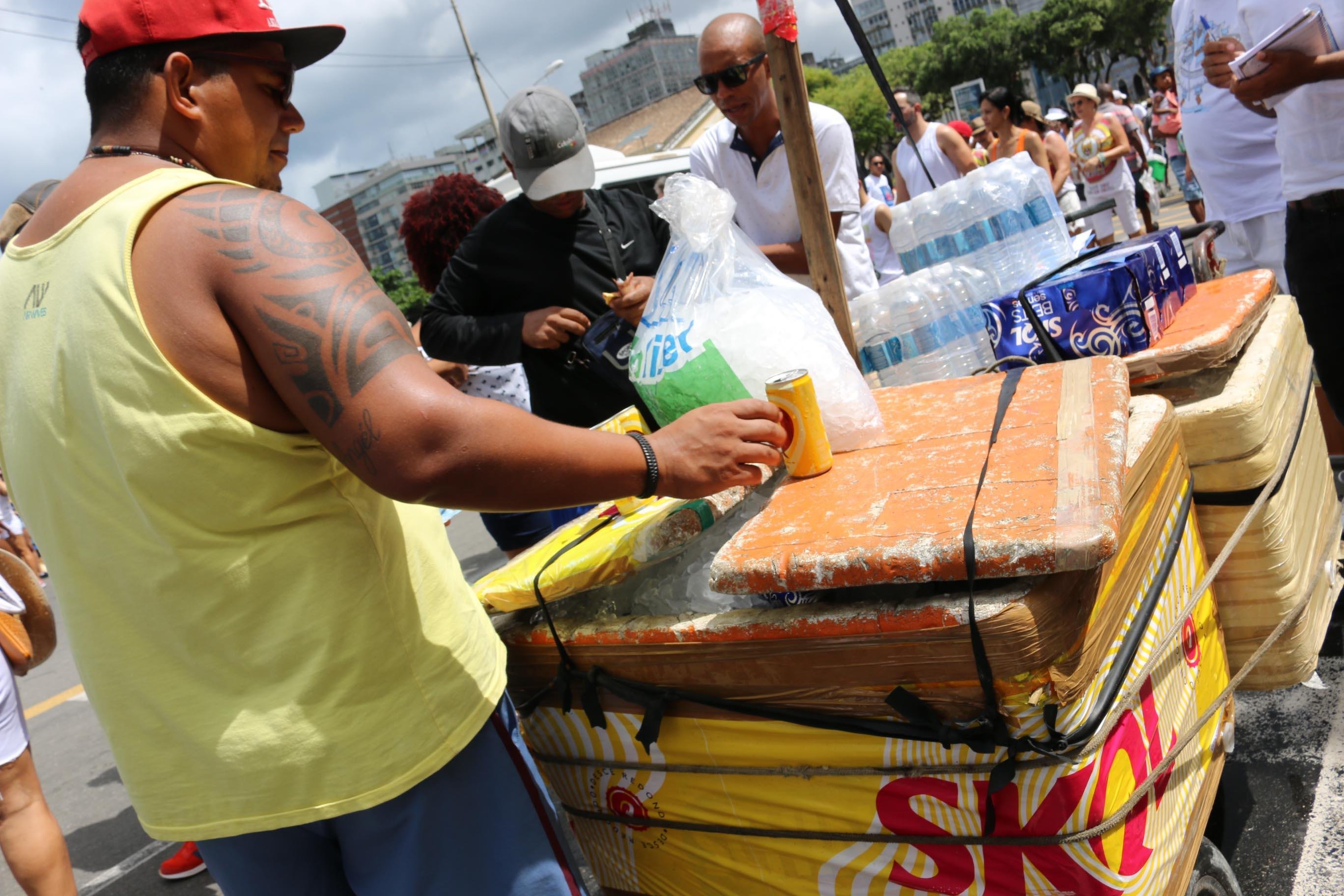 Prefeitura abre 500 vagas para ambulantes na 'Micareta de Feira'; veja como participar